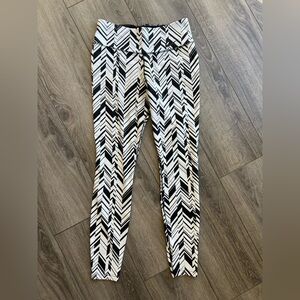 Nike Dri-FIT Chevron Black and White Leggings Womens Medium Full Length